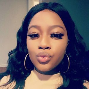 Meet your Posher, Yolanda