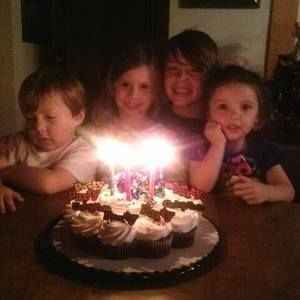 Meet your Posher, Debi