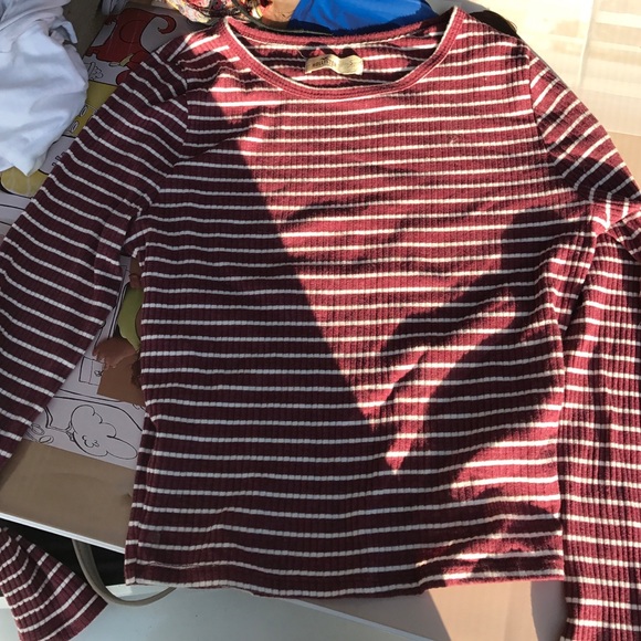 Girls hollister crop top long sleeve