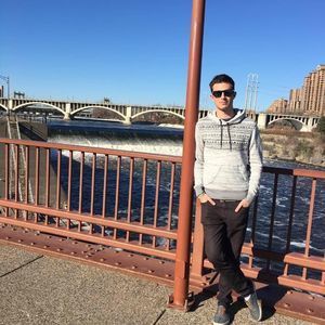 Meet your Posher, Blake