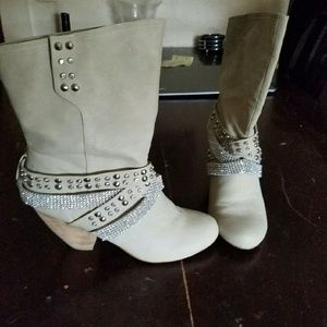 Ladies boots