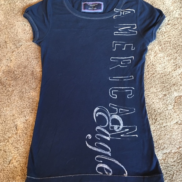 American Eagle t shirt