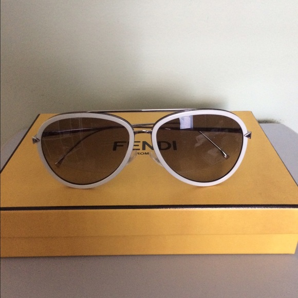 Fendi sunglasses main image 4