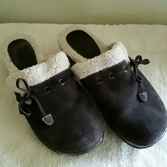 Chocolate brown suede clogs size 8