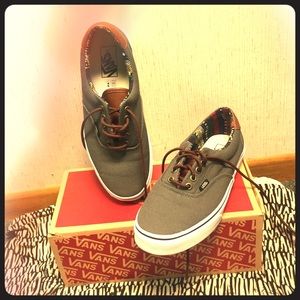 New Vans of the wall sneakers, unisex.