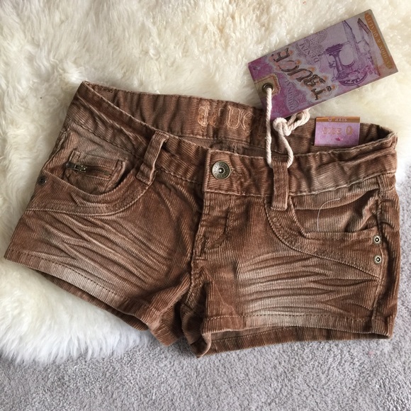 Truce Pants - Brown corduroy shorts with stretch Truce Pants - Brown corduroy shorts with stretch