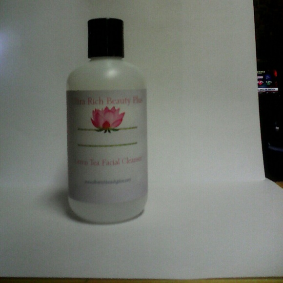 Green Tea Facial Cleanser (Bundle and save)nwot