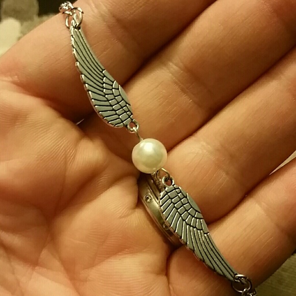 Harry Potter Snitch Bracelet - Picture 4 of 4