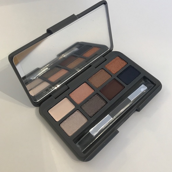 Stowaway eyeshadow