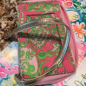 Lilly Pulitzer Bags - EUC Lilly Wristlet Lilly Pulitzer Bags - EUC Lilly Wristlet