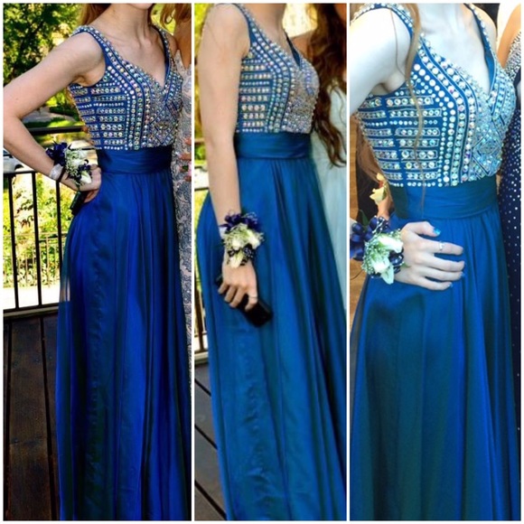 La Femme Dresses & Skirts - La Femme navy beaded prom dress