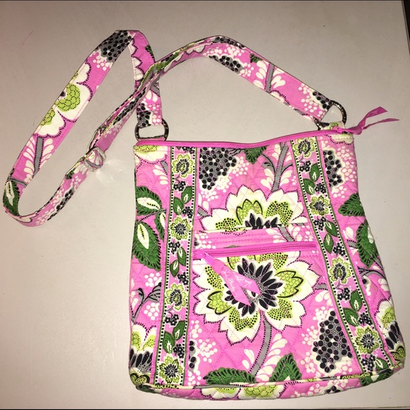 Vera Bradley Handbags - Vera Bradley Priscilla pink crossbody EUC HIPSTER