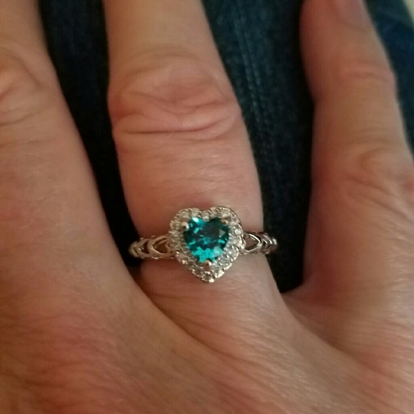 Ring blue heart shaped topaz /white topaz accent - Picture 4 of 4