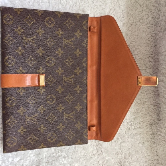 Louis Vuitton Clutch.❤️❤️❤️ - Picture 3 of 3