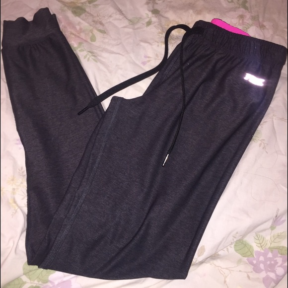 PINK VS Ultimate Joggers