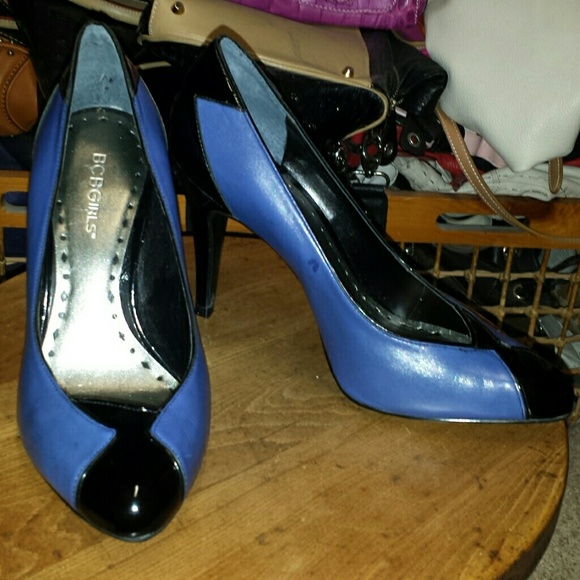 BCBGIRLS Pumps