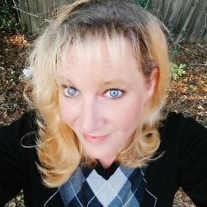 Meet your Posher, Leeann