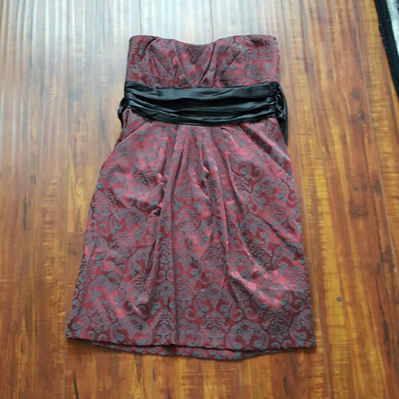 Dark red strapless dress