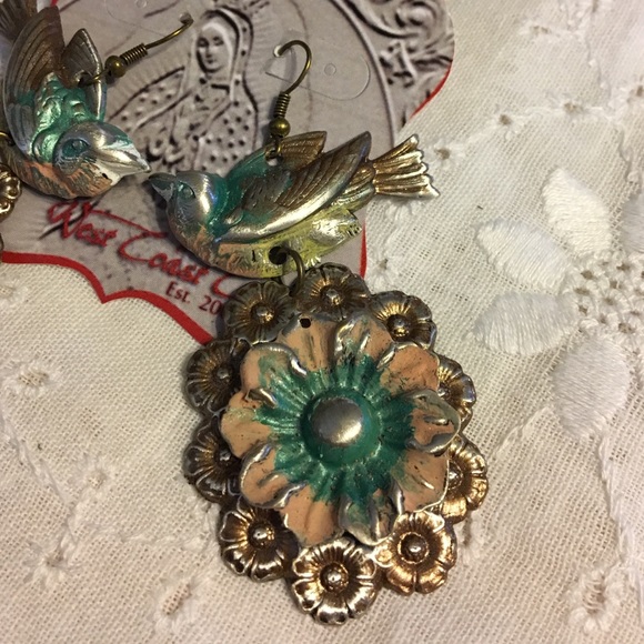 Metal bird and flower earrings bluebird super cute - Picture 3 of 4