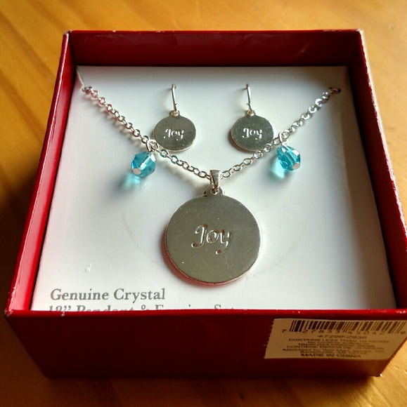 Necklace and earrings holiday gift set, new in box