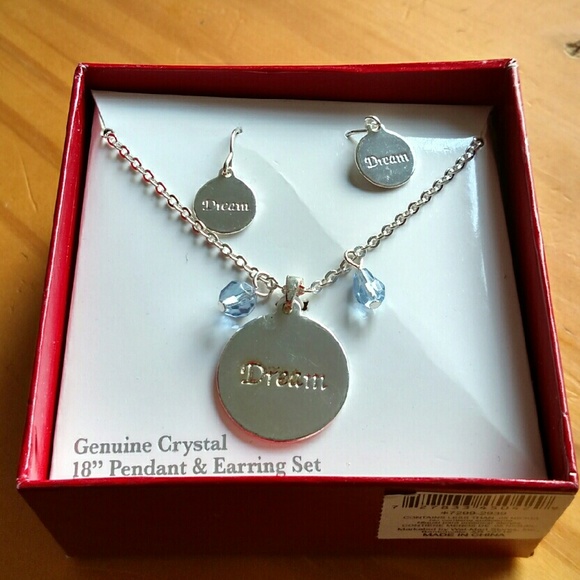 Necklace and earrings holiday gift set