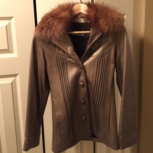 Leather jacket with fur collar