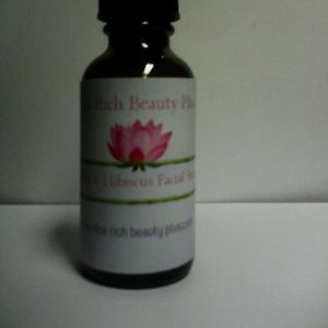Ultra Rich Beauty Rosehip & Hibiscus Facial serum