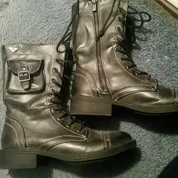 Roxy boots