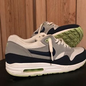 Nike Air max tennis shoes