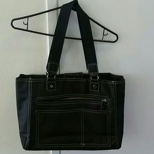 REALLY CUTE NWOT BAG WITH LOTS OF COMPARTMENTS