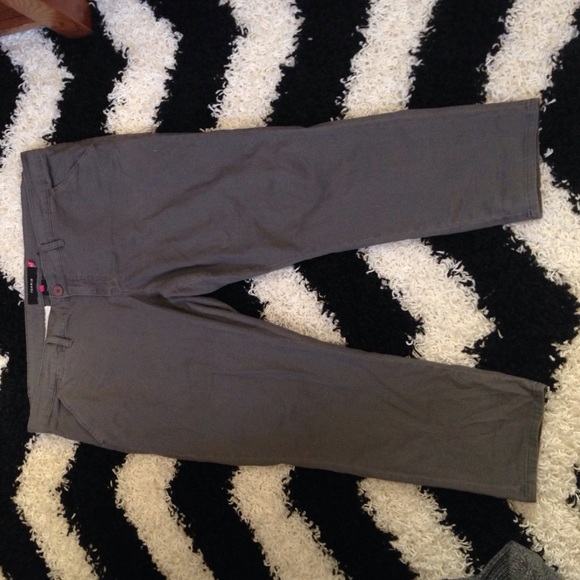 Grey Torrid Khaki Capris