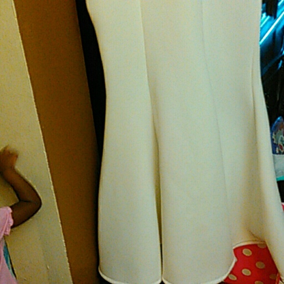 Flutter Sleeve Gown - Picture 4 of 4