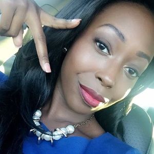 Meet your Posher, Ebony