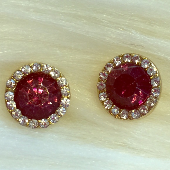 Boutique Jewelry - ⚡️⚡️🆕 18k Gold Garnet CZ Halo Stud Earrings