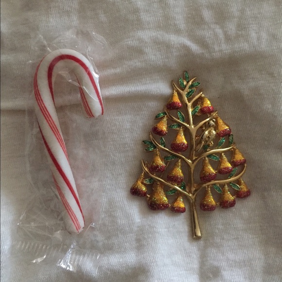 RARE vintage Christmas tree pin