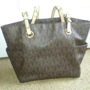 Michael Kors Jet Set Tote