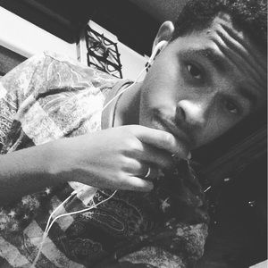 Meet your Posher, Dominique