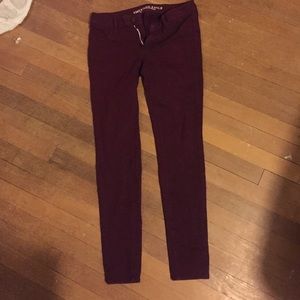 burgundy american eagle jeggings