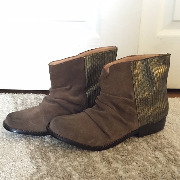 Joe's Janette Brown Ankle Boot- never worn!