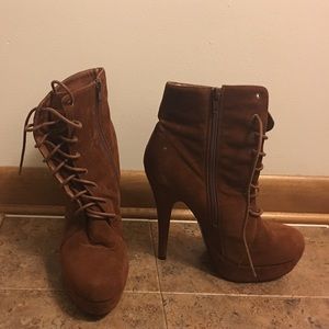 Camel Brown Ankle Lace-Up Boots/Booties