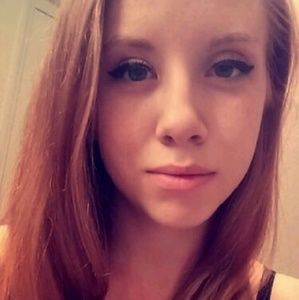 Meet your Posher, Caitlin