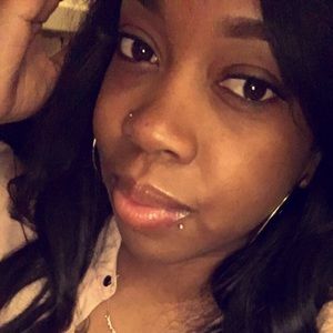 Meet your Posher, Leilani