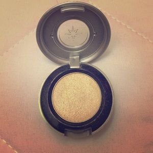 Urban Decay Shadow in Midnight Cowgirl