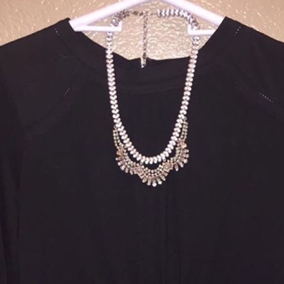 Banana republic small top. perfect for holidays!