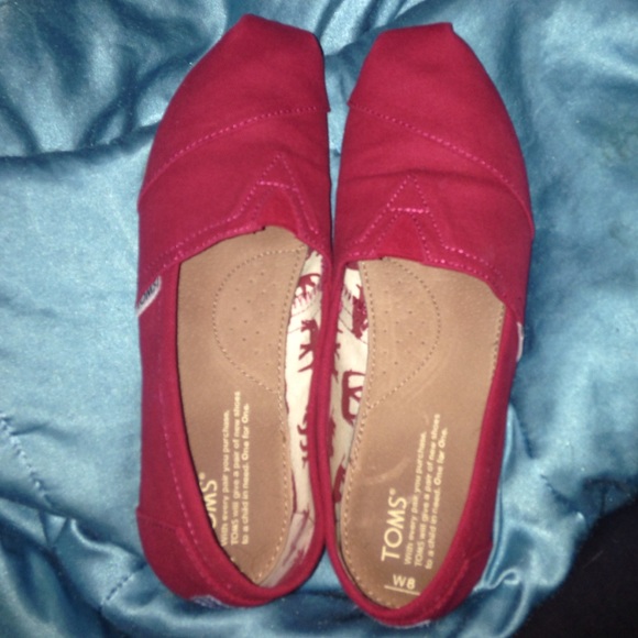 Red Toms size 8- like new worn 2x's-cute!!