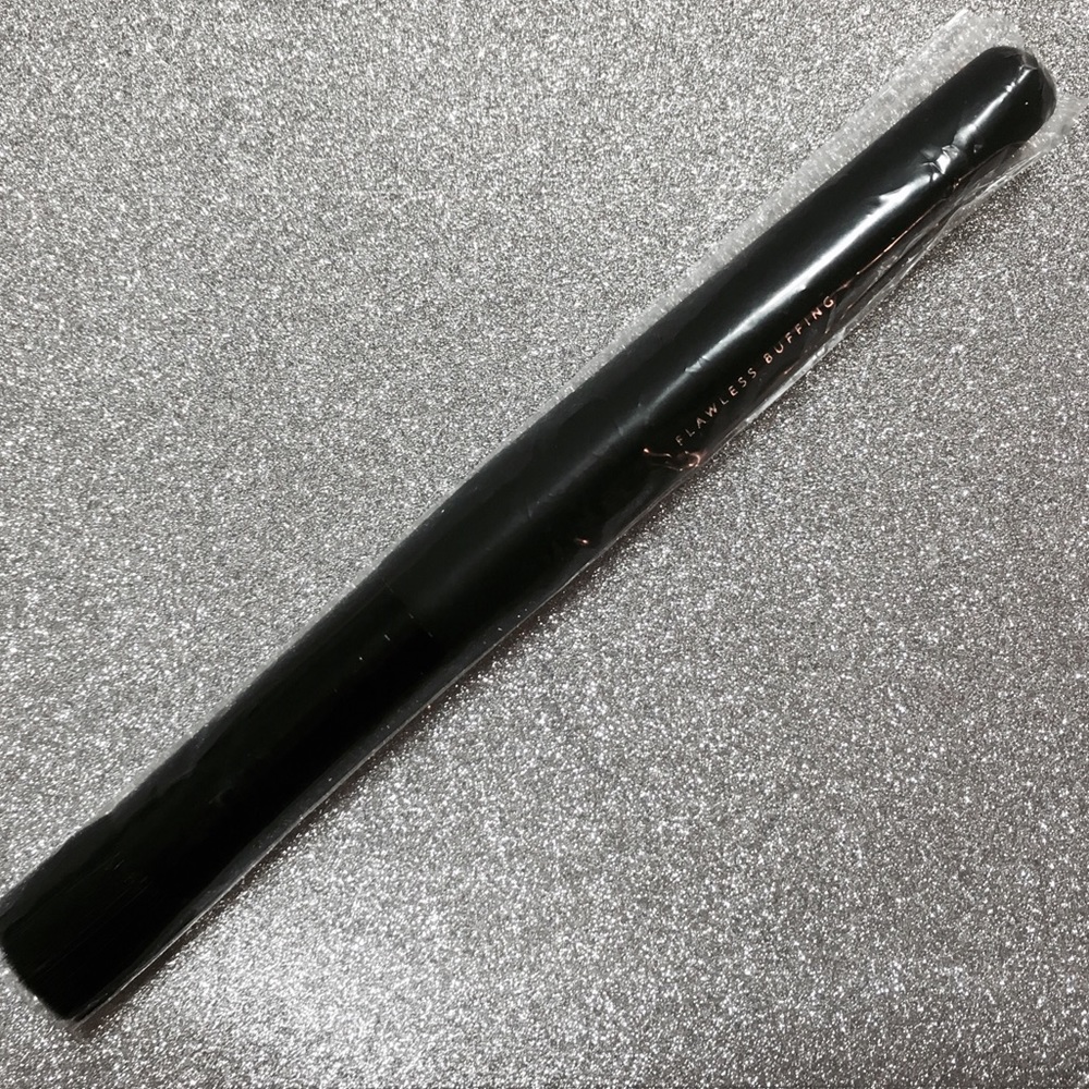 BareMinerals Flawless Buffing Brush NEW