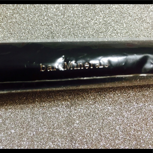 BareMinerals Flawless Buffing Brush NEW - Picture 4 of 4