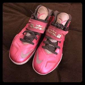 Nike "Think Pink" Zoom Soldier VII