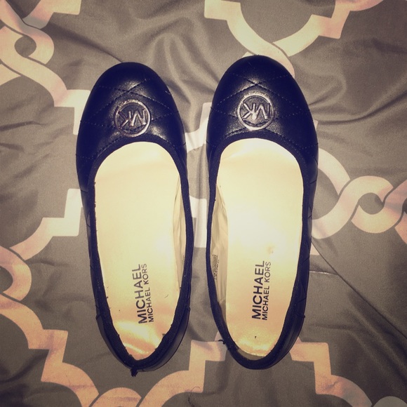 Black Michael Kors quilted flats