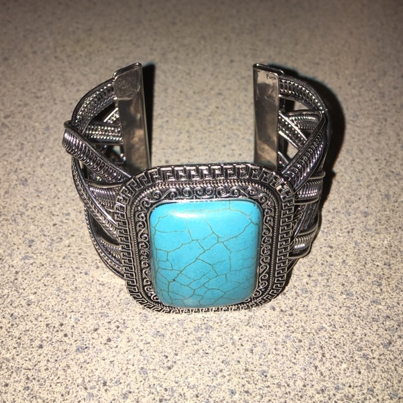 NEW Wide Turquoise & Silver Bracelet